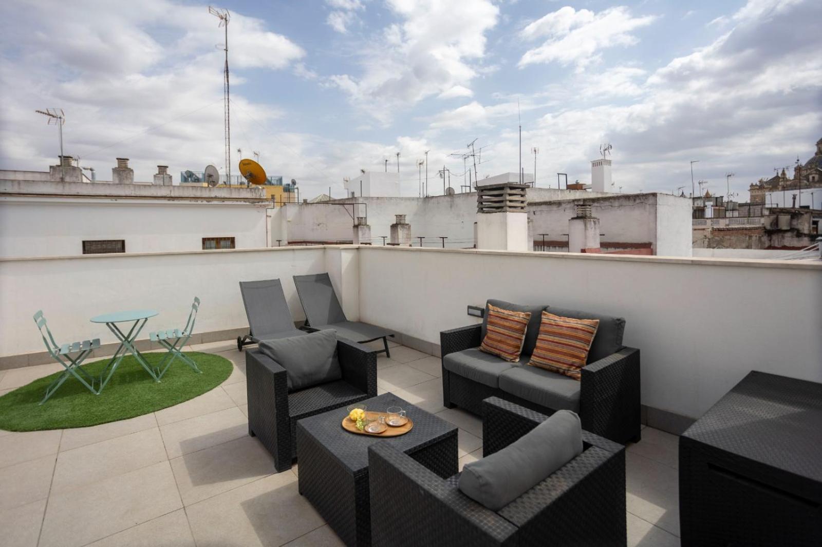 Private & Pool Goyeneta Sevilla Urban Apartment ภายนอก รูปภาพ