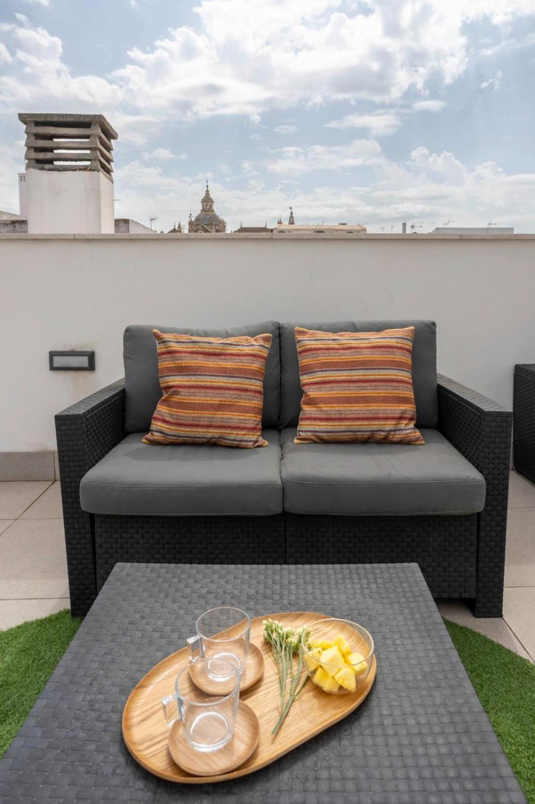 Private & Pool Goyeneta Sevilla Urban Apartment ภายนอก รูปภาพ